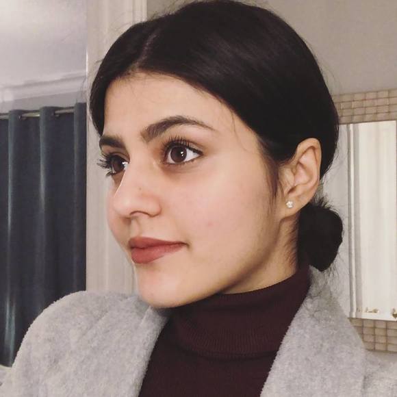 Meet your Posher, Ayesha - Picture 1 of 1